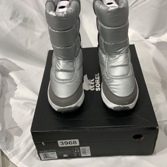 Sorel Women's Out N About Mid Puffy Boots - Picture 4 of 13